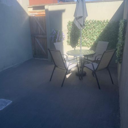 2 Bedroom Cheerful House Close To City Center เบลฟาสต์ ภายนอก รูปภาพ