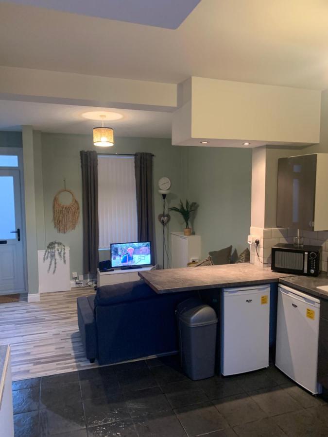 2 Bedroom Cheerful House Close To City Center เบลฟาสต์ ภายนอก รูปภาพ