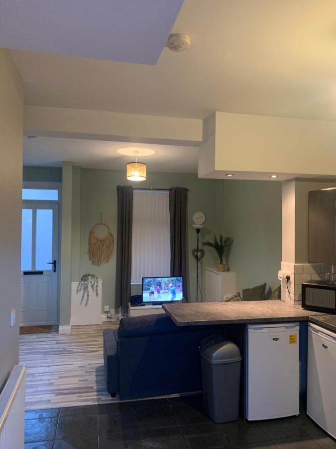 2 Bedroom Cheerful House Close To City Center เบลฟาสต์ ภายนอก รูปภาพ