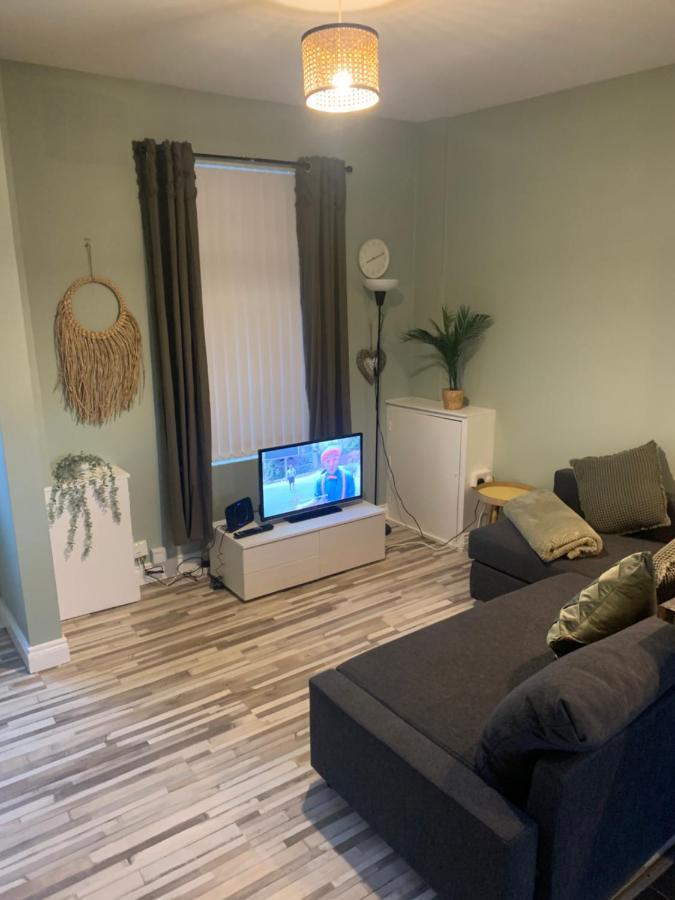 2 Bedroom Cheerful House Close To City Center เบลฟาสต์ ภายนอก รูปภาพ