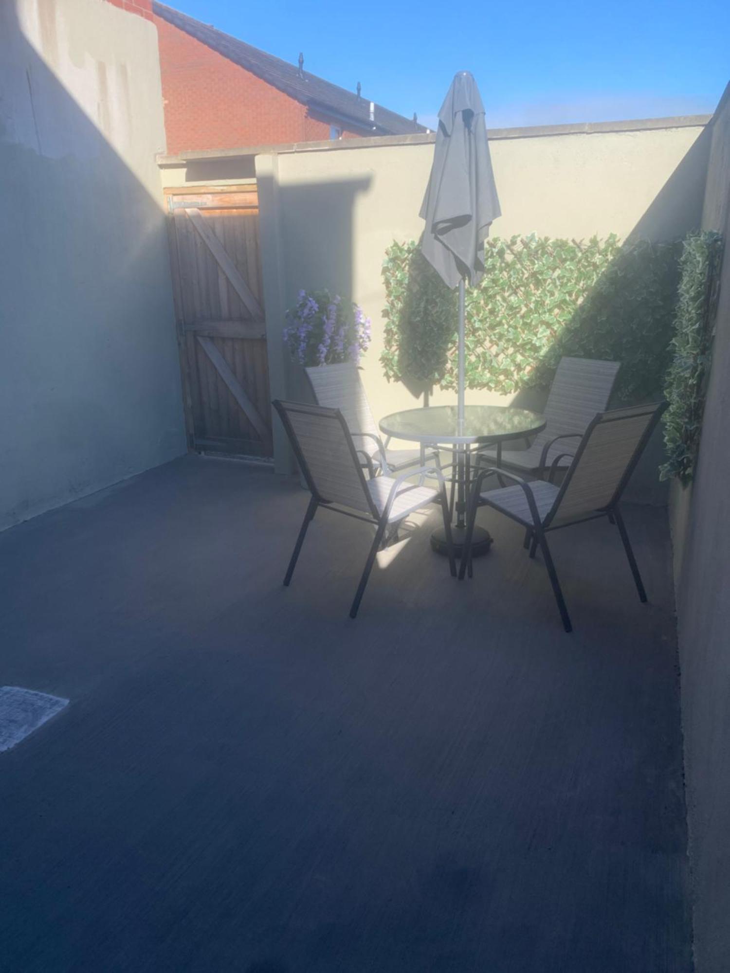 2 Bedroom Cheerful House Close To City Center เบลฟาสต์ ภายนอก รูปภาพ